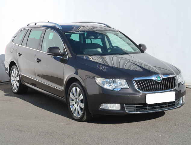 Škoda Superb 2011