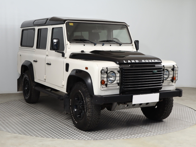 Land Rover Defender 2009