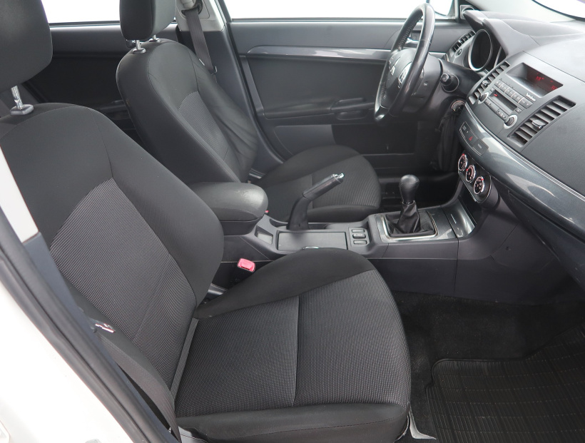 Mitsubishi Lancer, 2010
