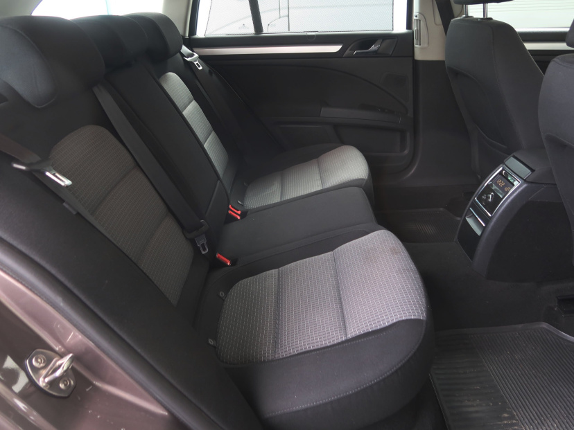 Škoda Superb, 2010