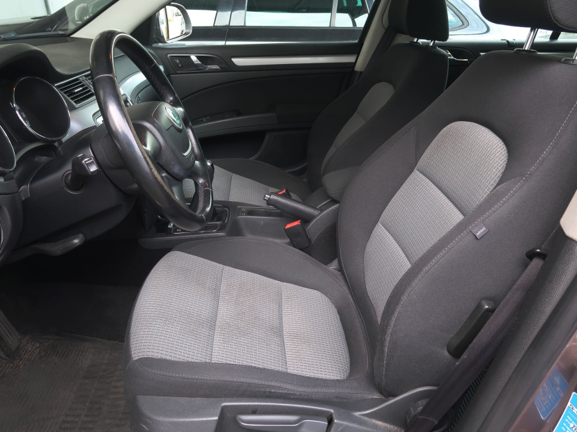 Škoda Superb, 2010
