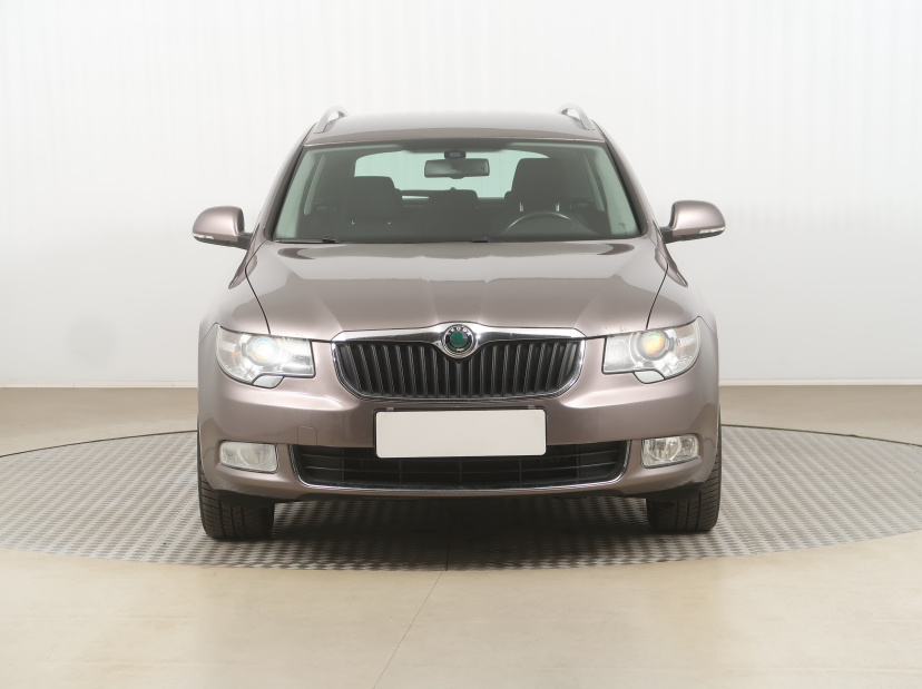 Škoda Superb, 2010