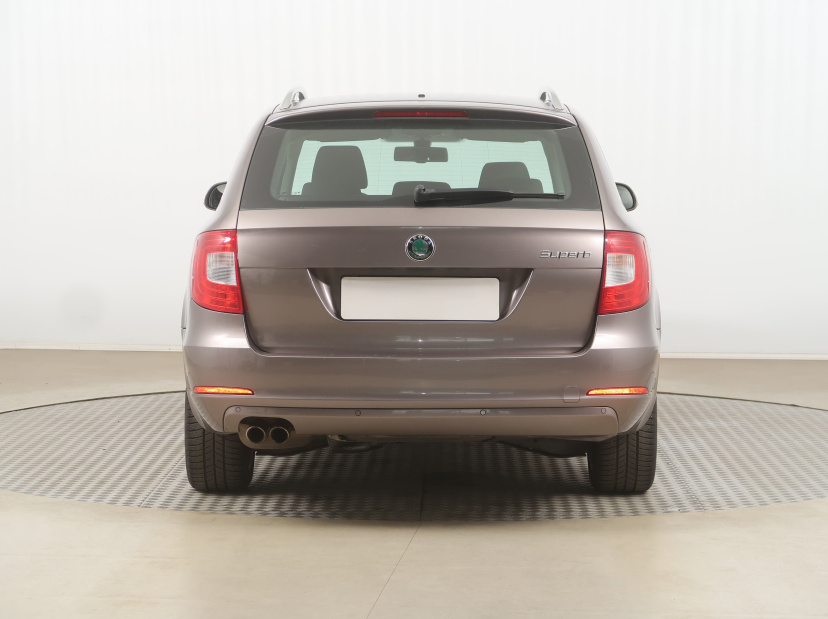 Škoda Superb, 2010