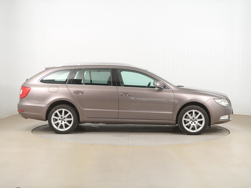 Škoda Superb, 2010