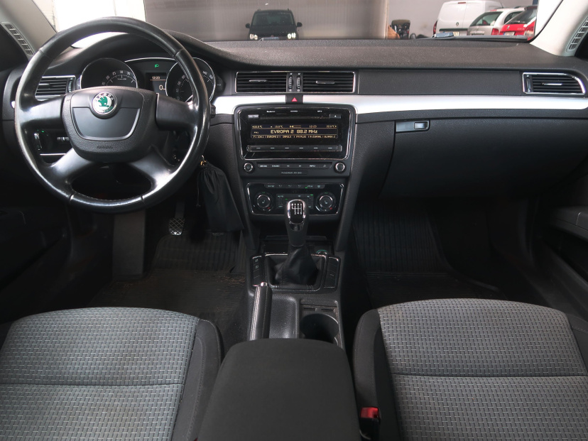 Škoda Superb, 2010