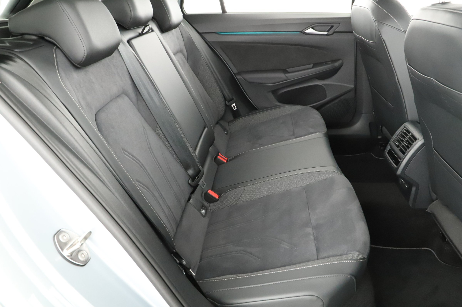 Volkswagen Golf - 2025