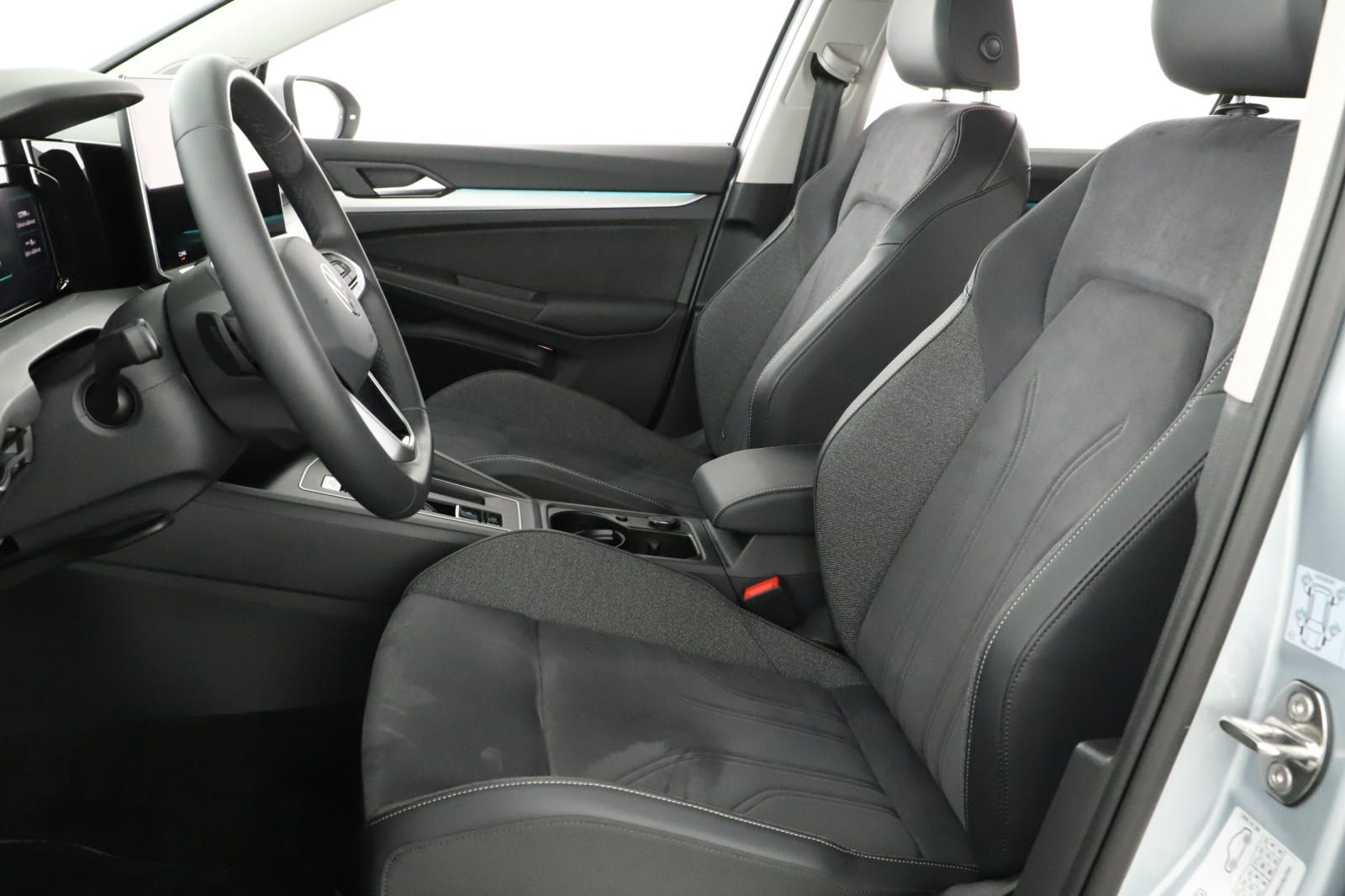Volkswagen Golf - 2025
