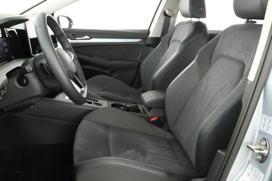Volkswagen Golf 1.5 eTSI