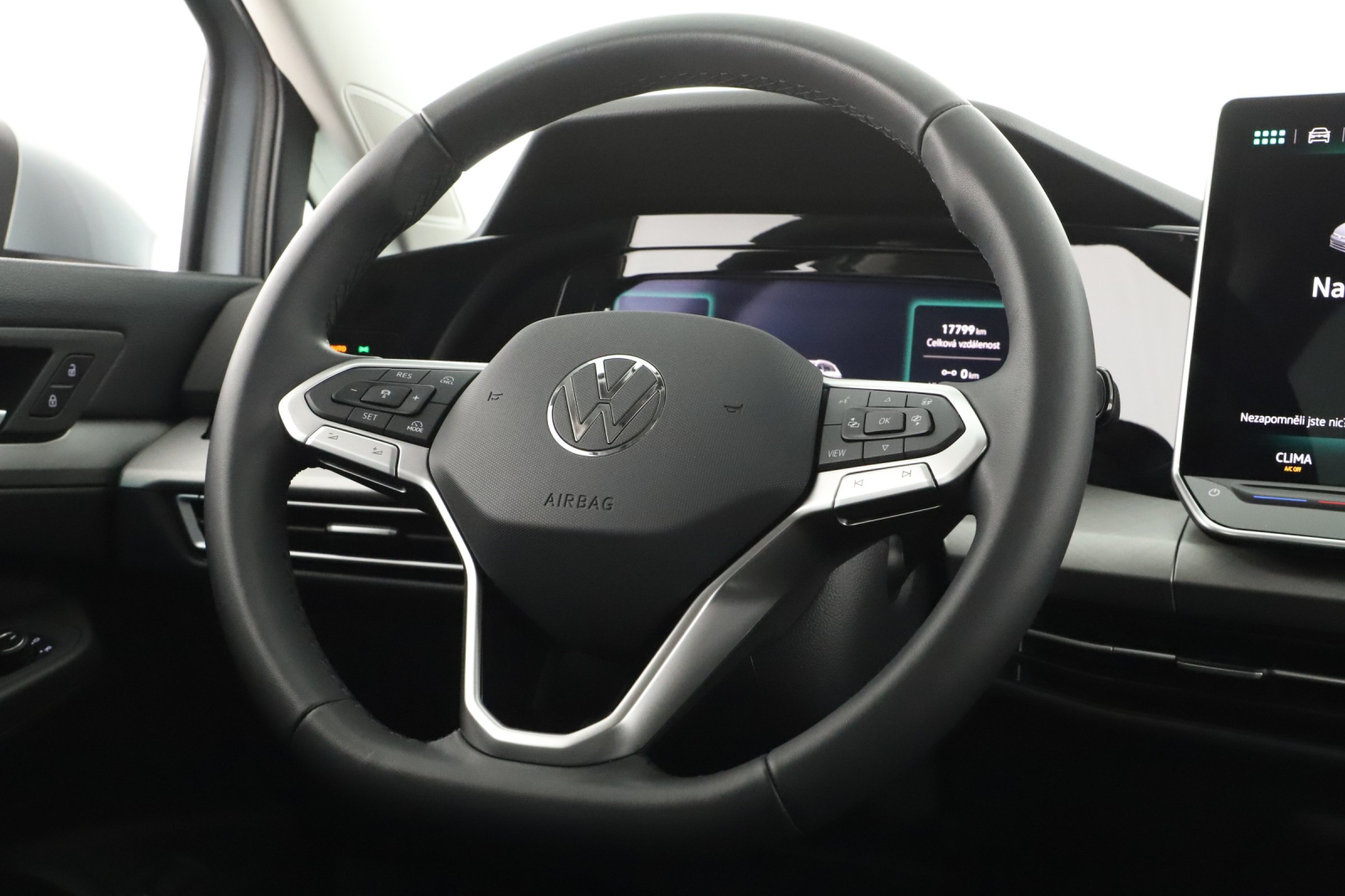 Volkswagen Golf - 2025