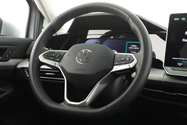 Volkswagen Golf - 2025