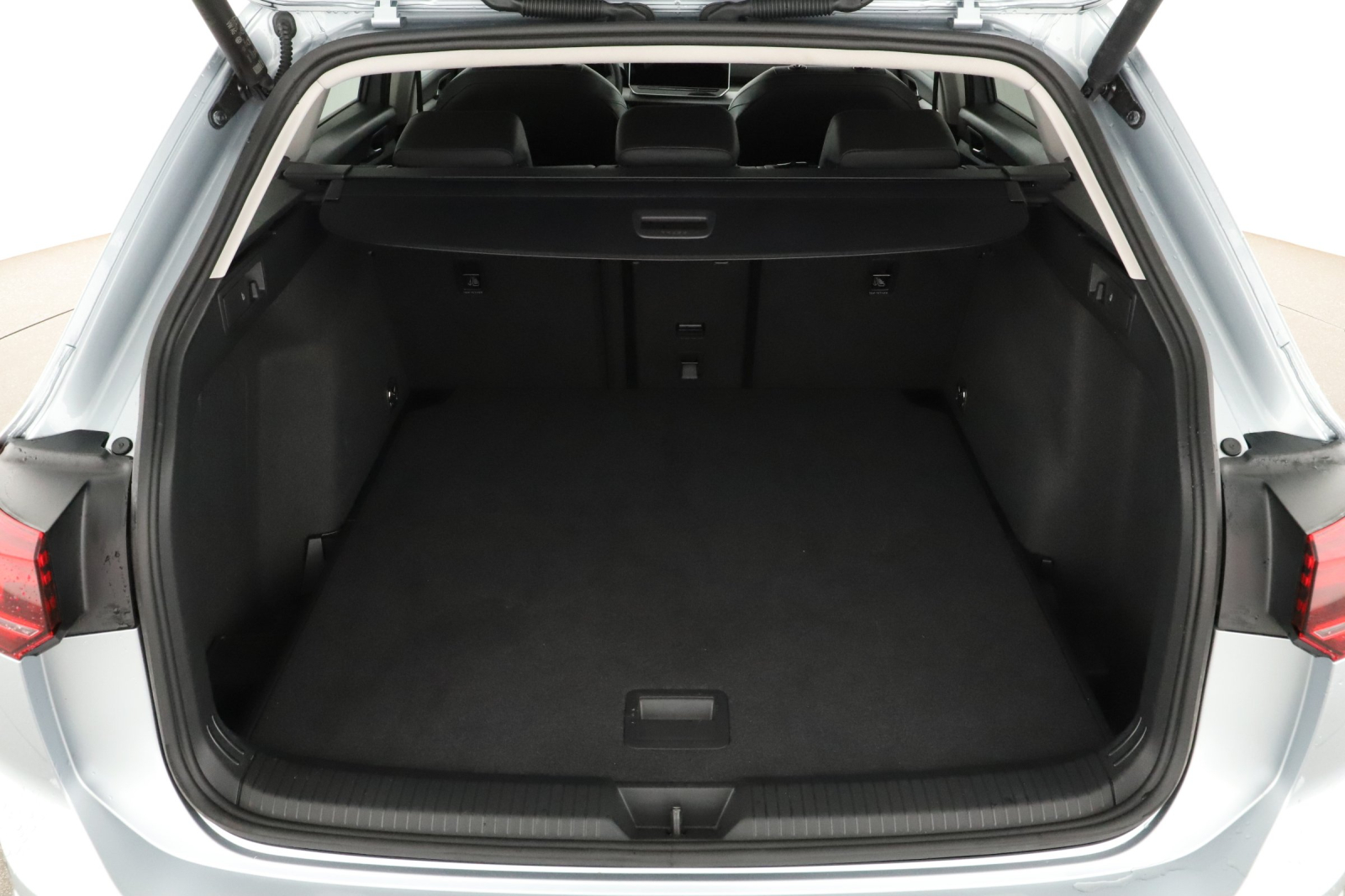 Volkswagen Golf - 2025