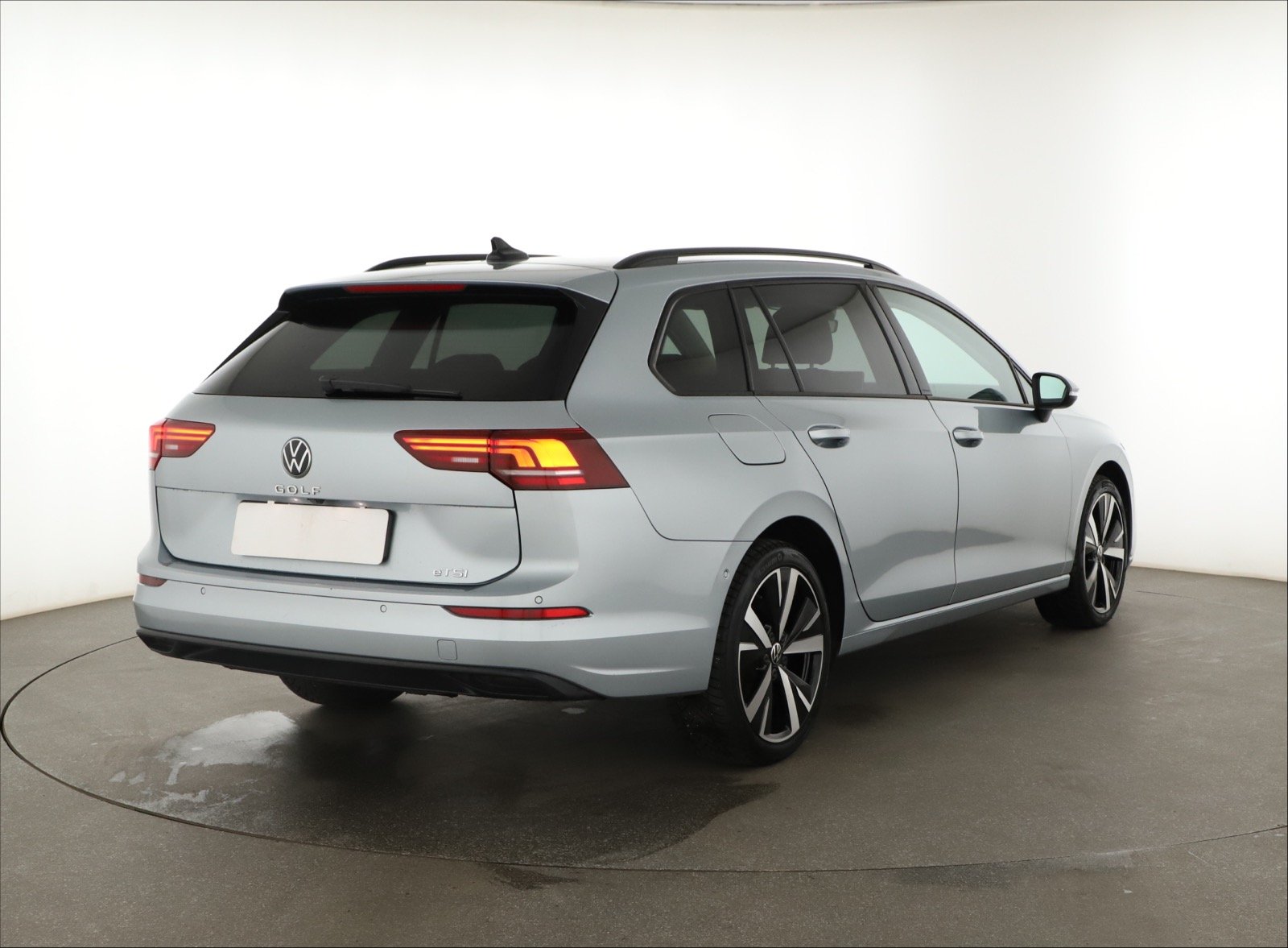 Volkswagen Golf - 2025