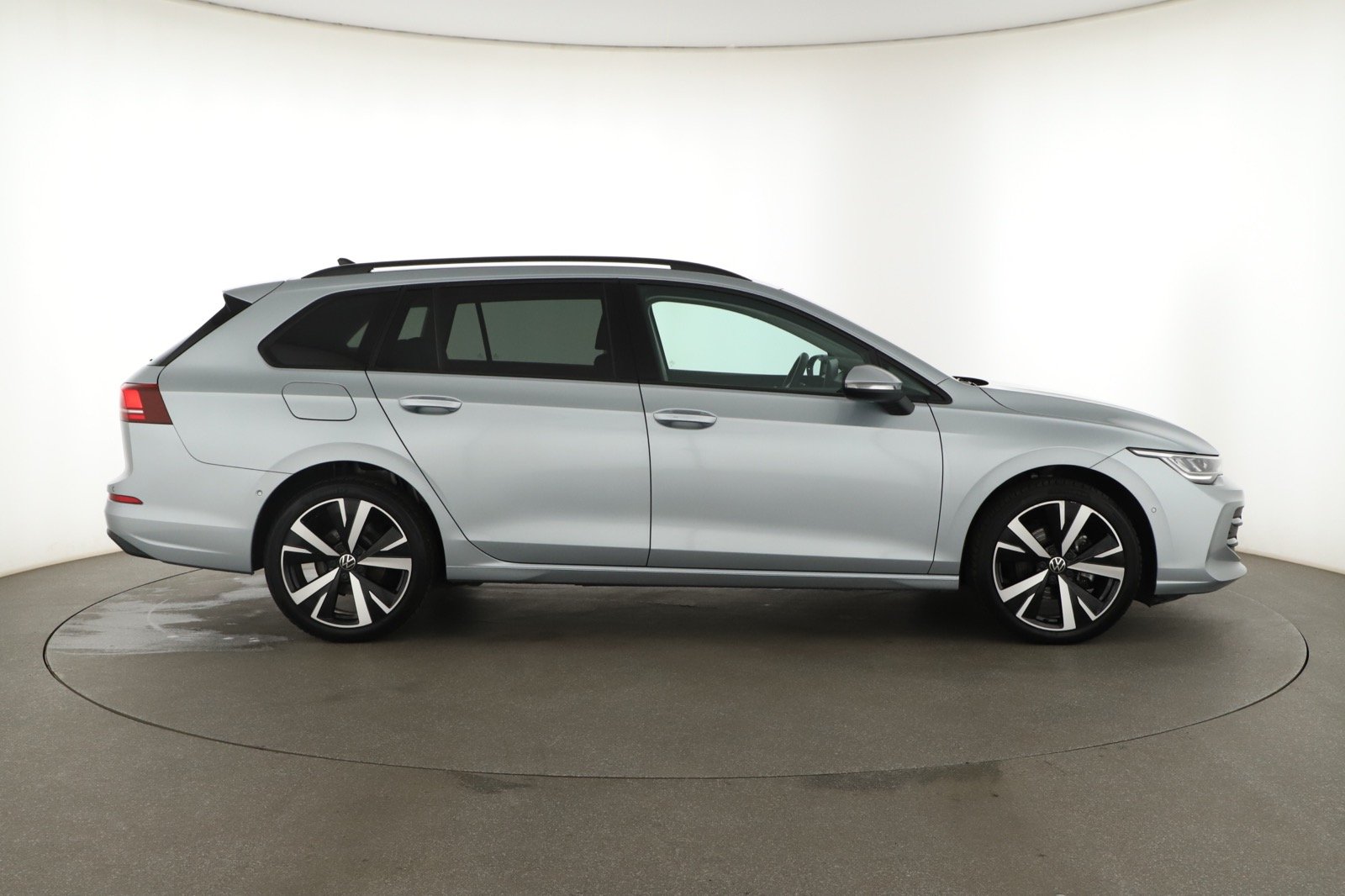 Volkswagen Golf - 2025
