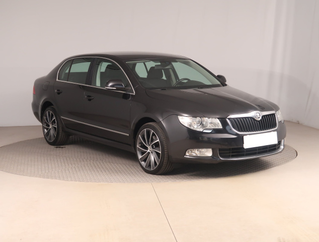 Škoda Superb 2012