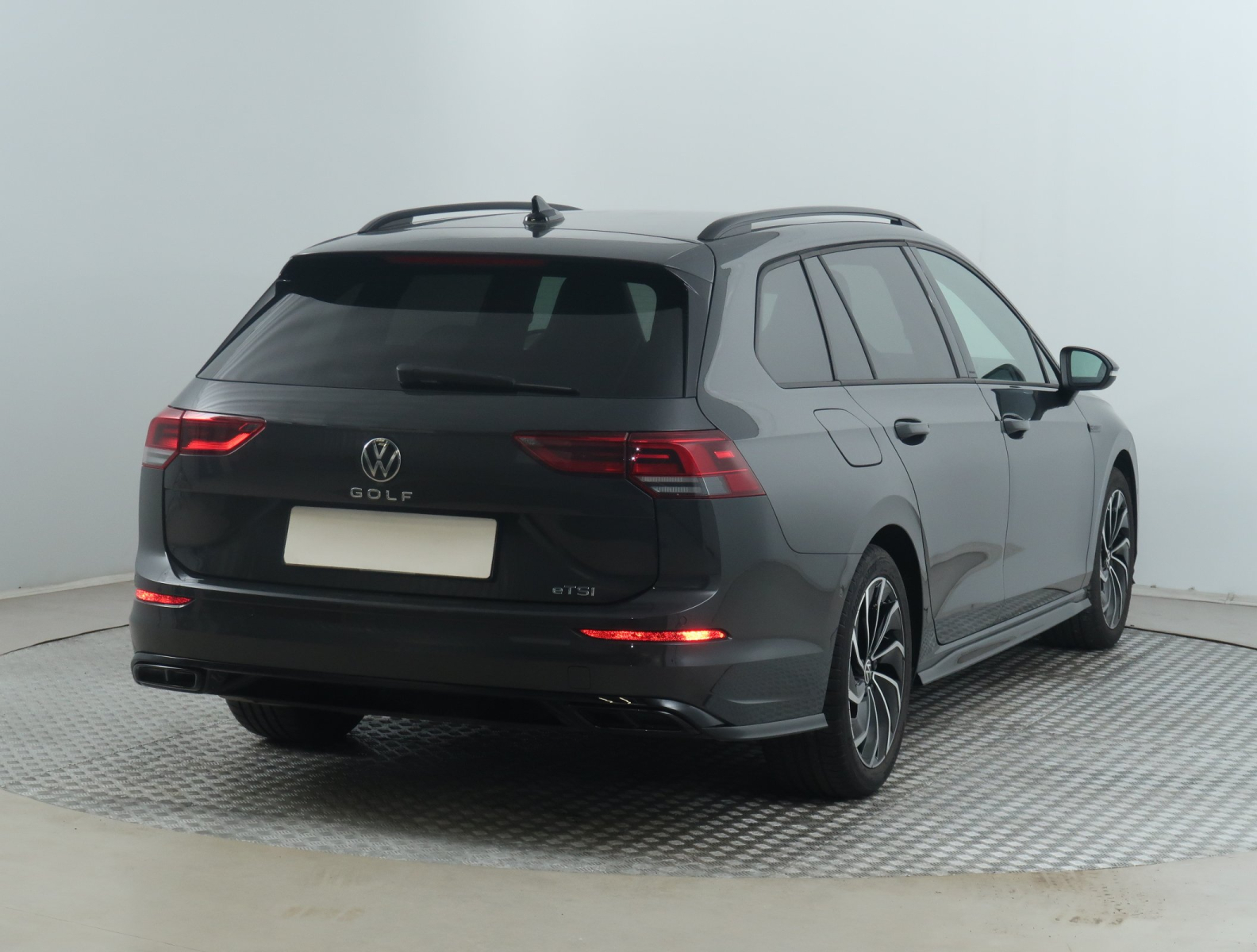 Volkswagen Golf - 2023