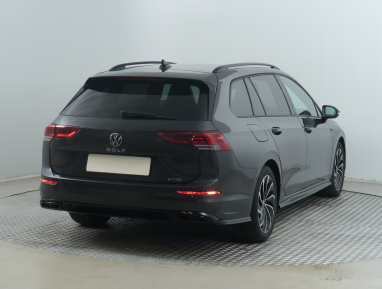 Volkswagen Golf - 2023