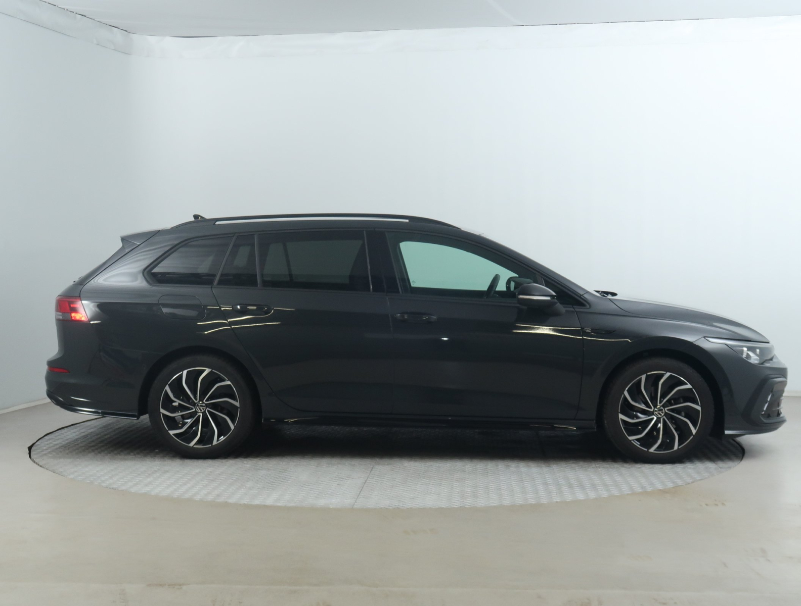 Volkswagen Golf - 2023