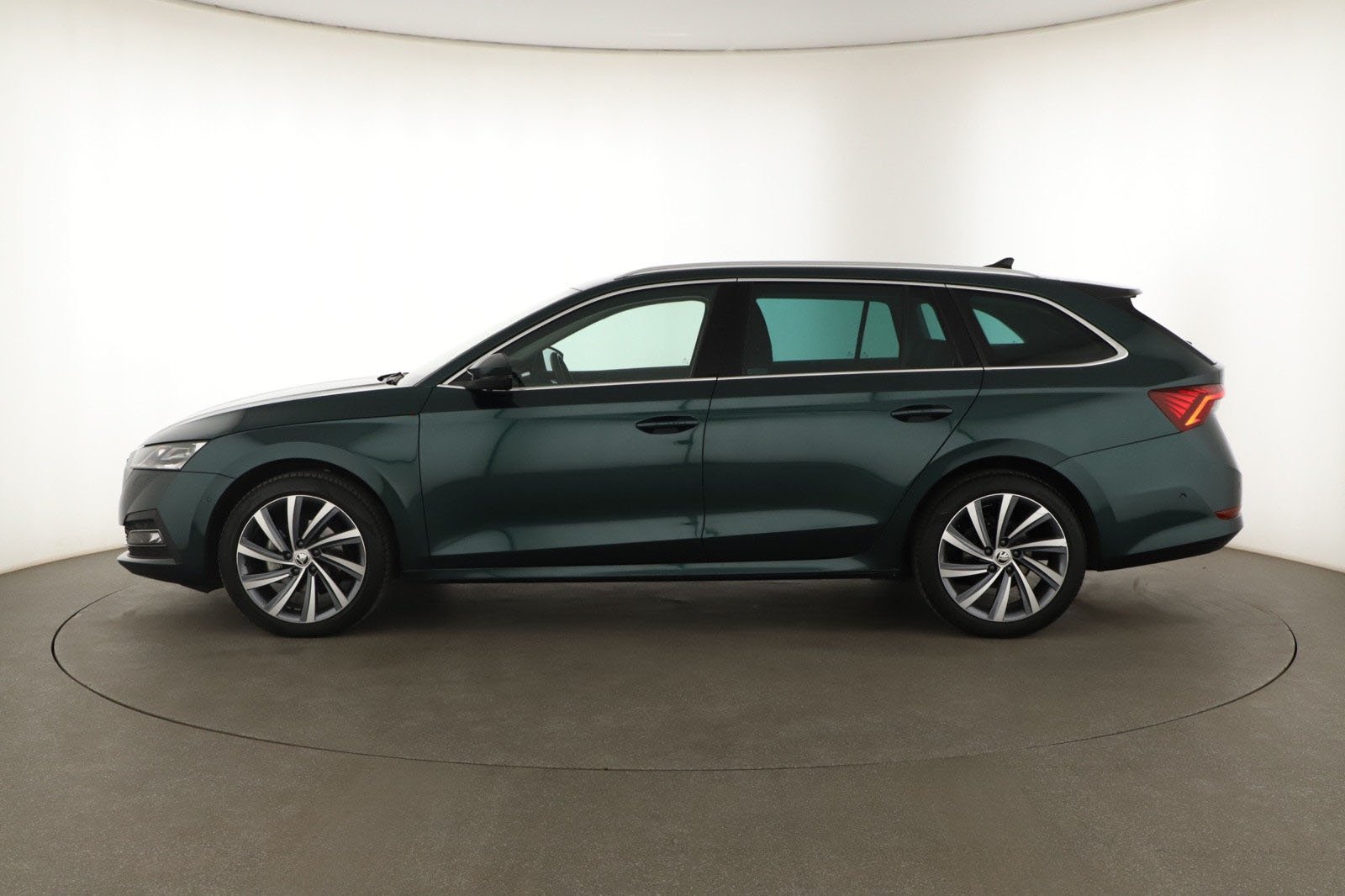 Škoda Octavia - 2024