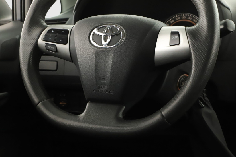 Toyota Auris, 2011