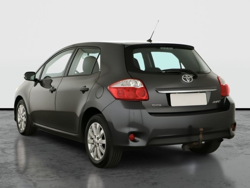 Toyota Auris, 2011