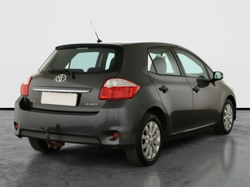 Toyota Auris, 2011