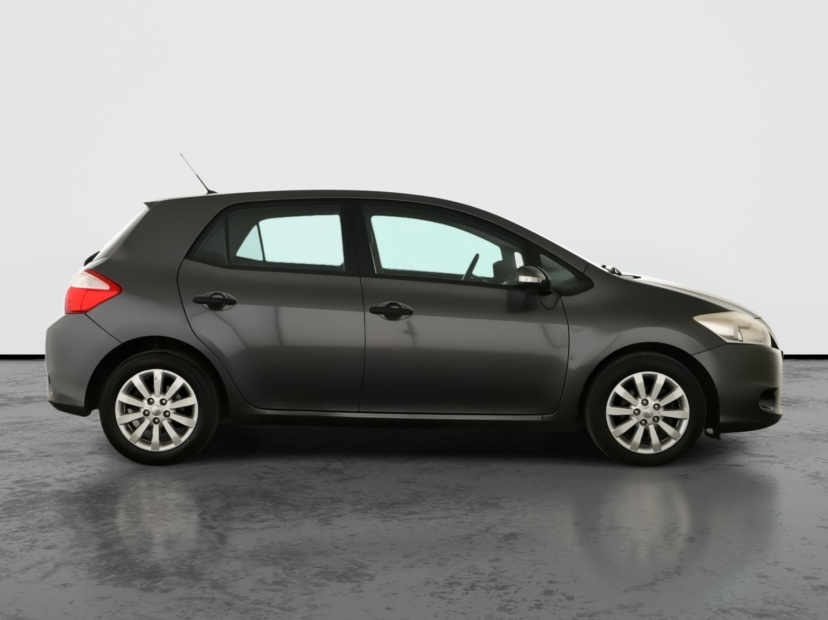Toyota Auris, 2011