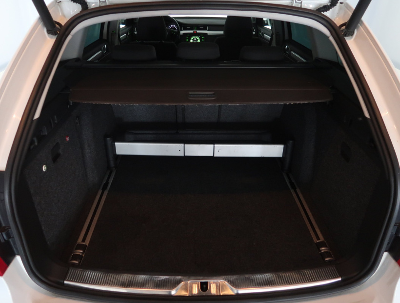 Škoda Superb, 2011