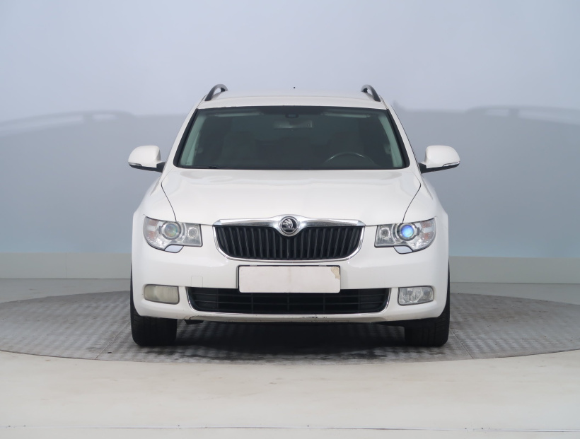Škoda Superb, 2011