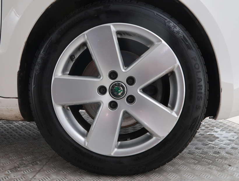 Škoda Superb, 2011
