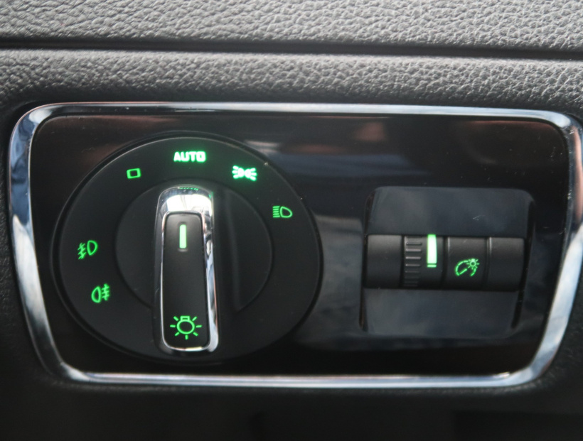 Škoda Superb, 2011