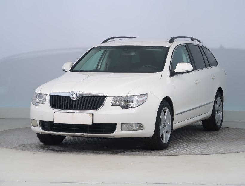 Škoda Superb, 2011