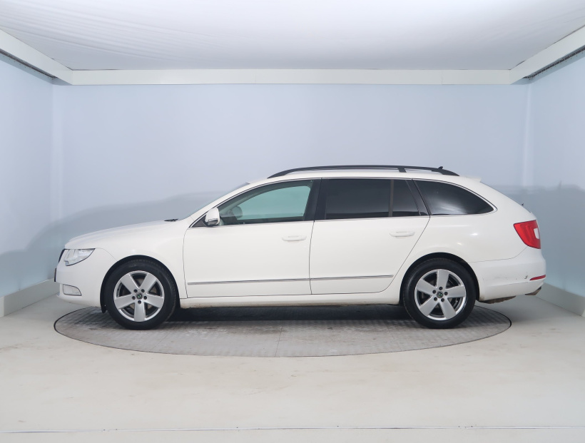 Škoda Superb, 2011