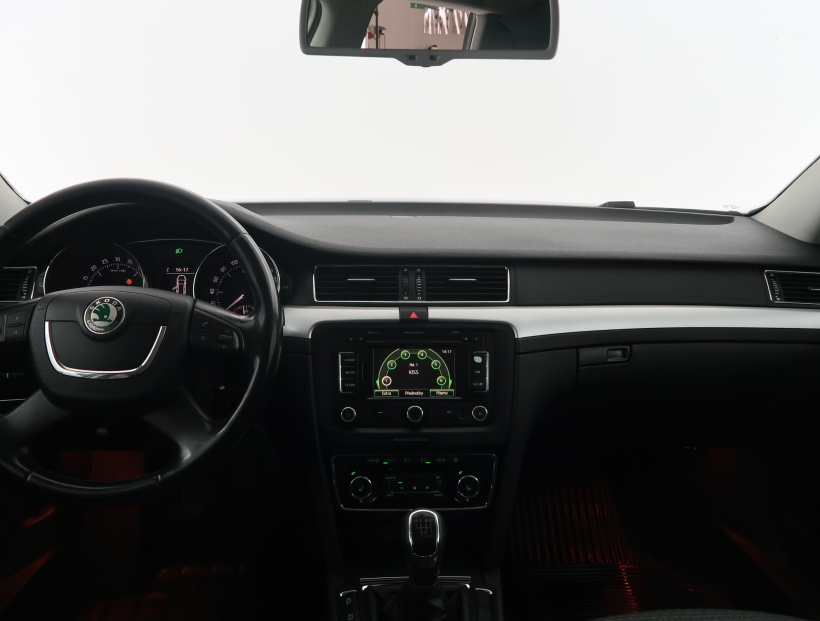 Škoda Superb, 2011