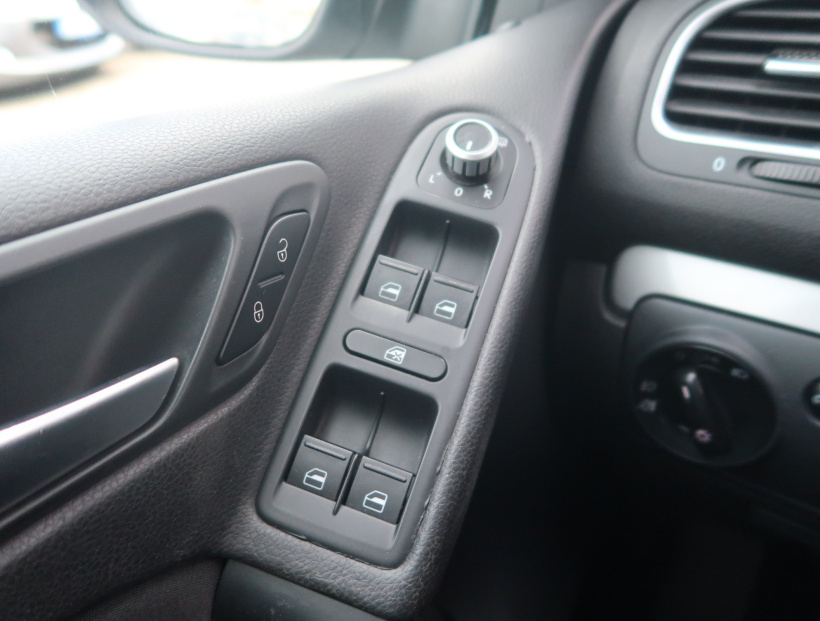 Volkswagen Golf, 2012