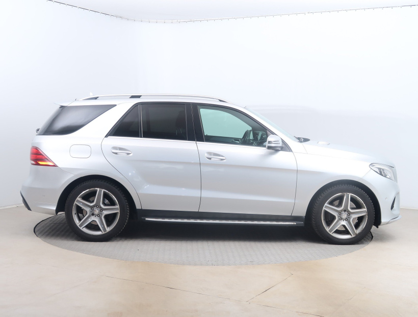 Mercedes-Benz GLE, 2016