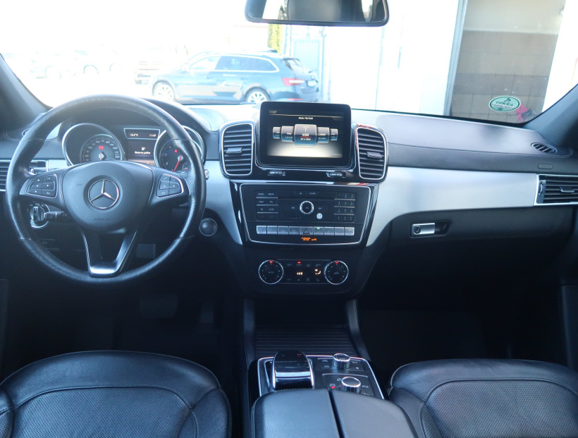 Mercedes-Benz GLE, 2016