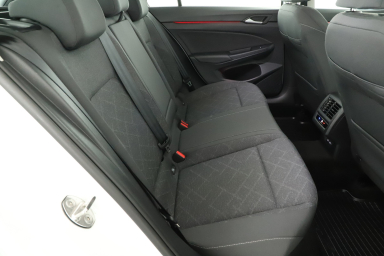 Volkswagen Golf - 2024