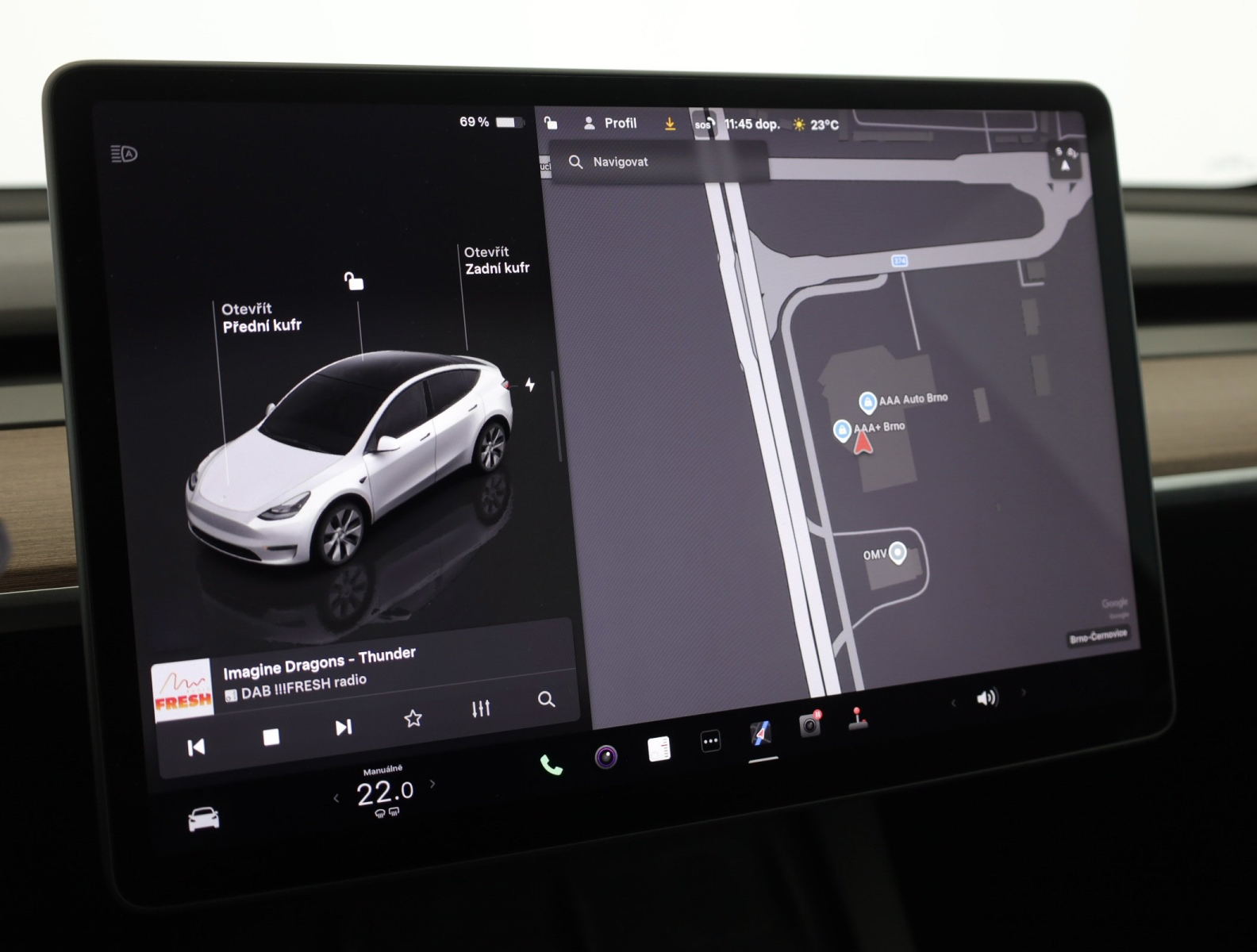 Tesla Model Y - 2024