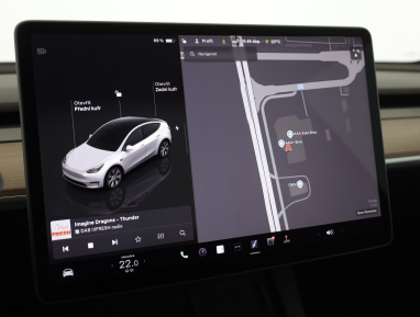 Tesla Model Y - 2024