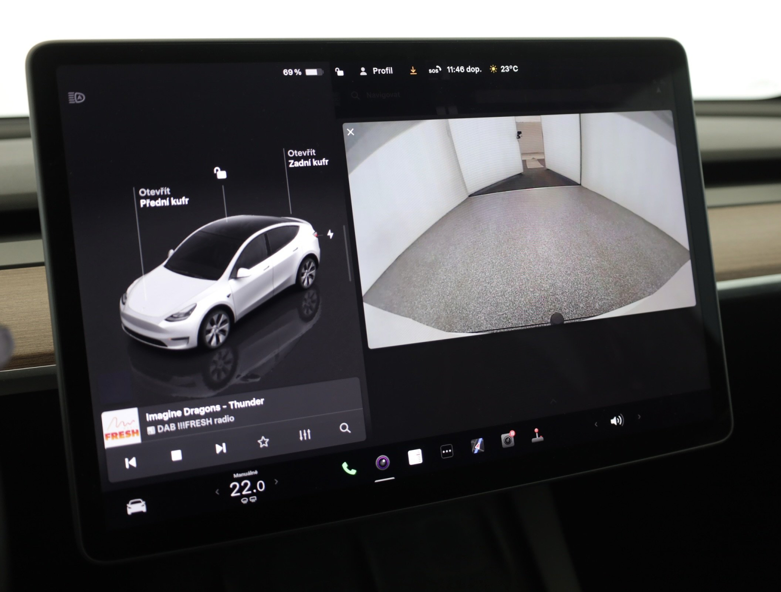Tesla Model Y - 2024