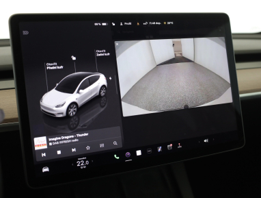 Tesla Model Y - 2024