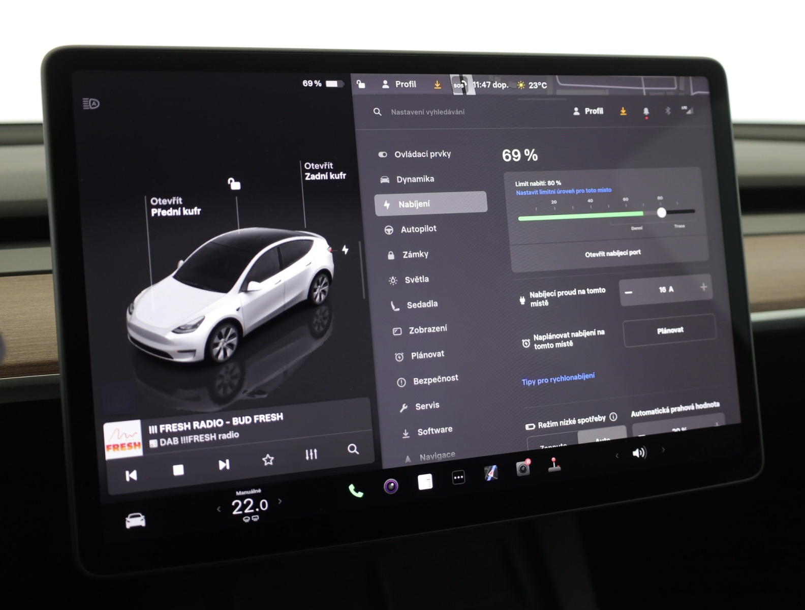Tesla Model Y - 2024