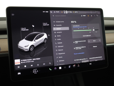 Tesla Model Y - 2024