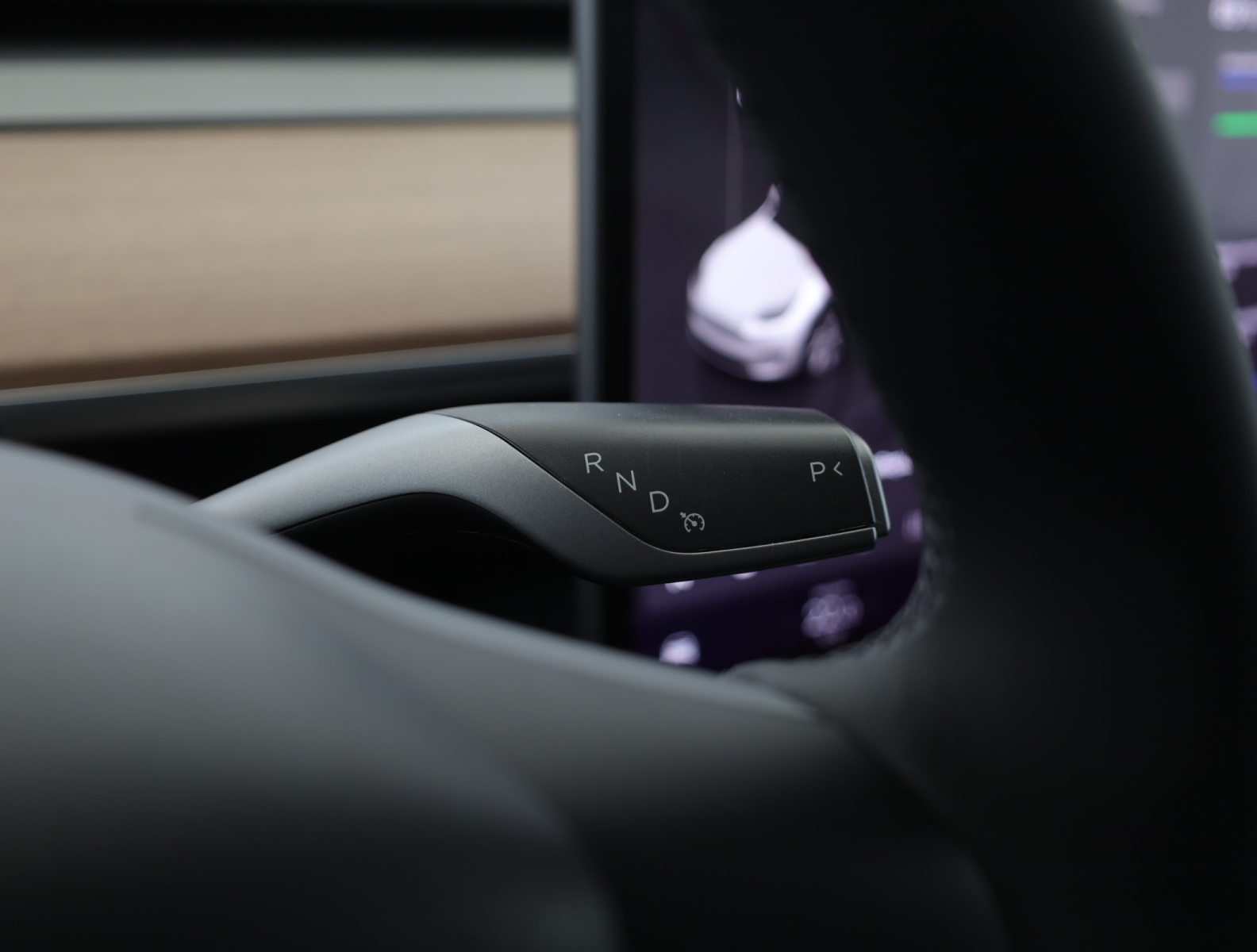 Tesla Model Y - 2024