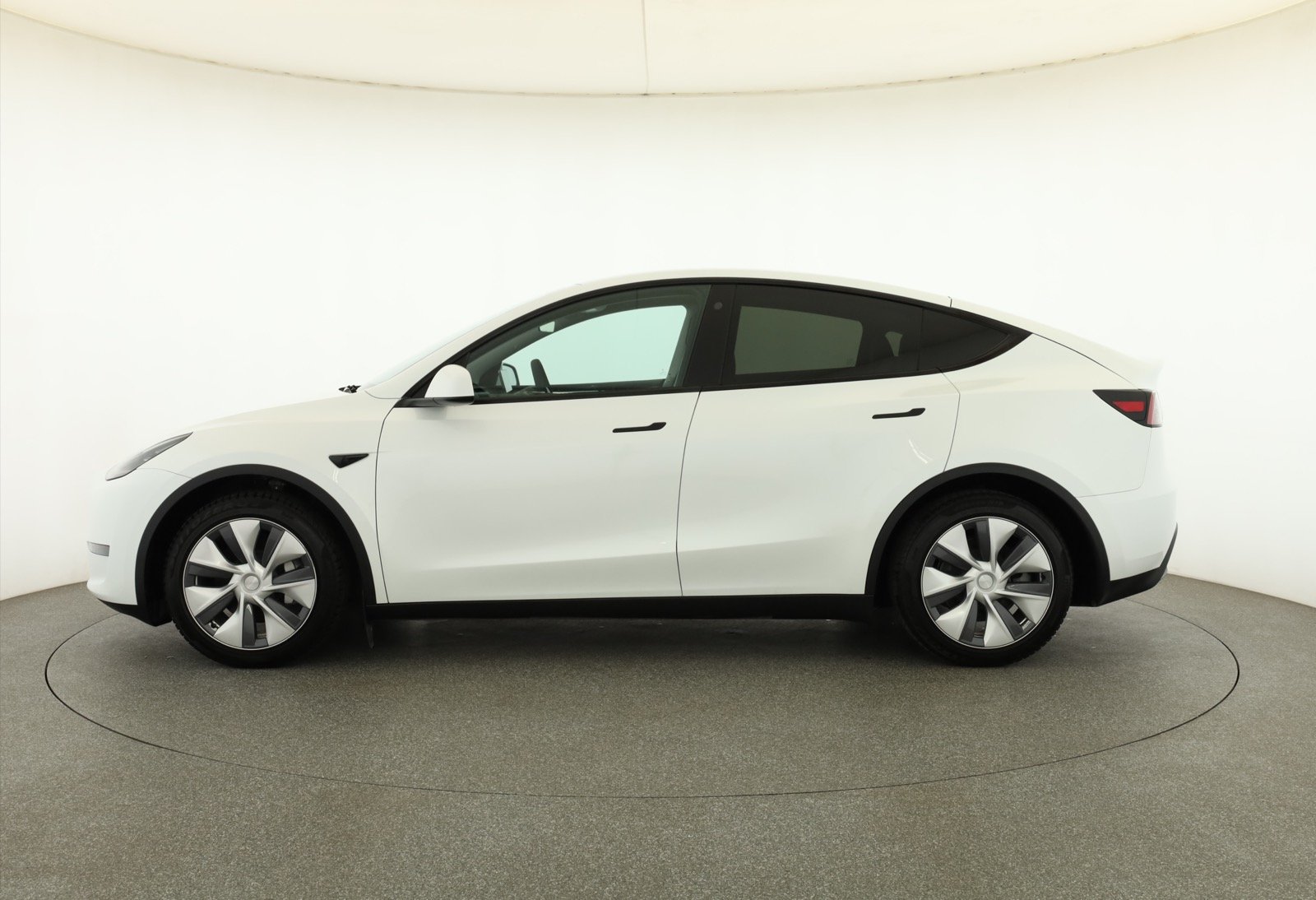 Tesla Model Y - 2024