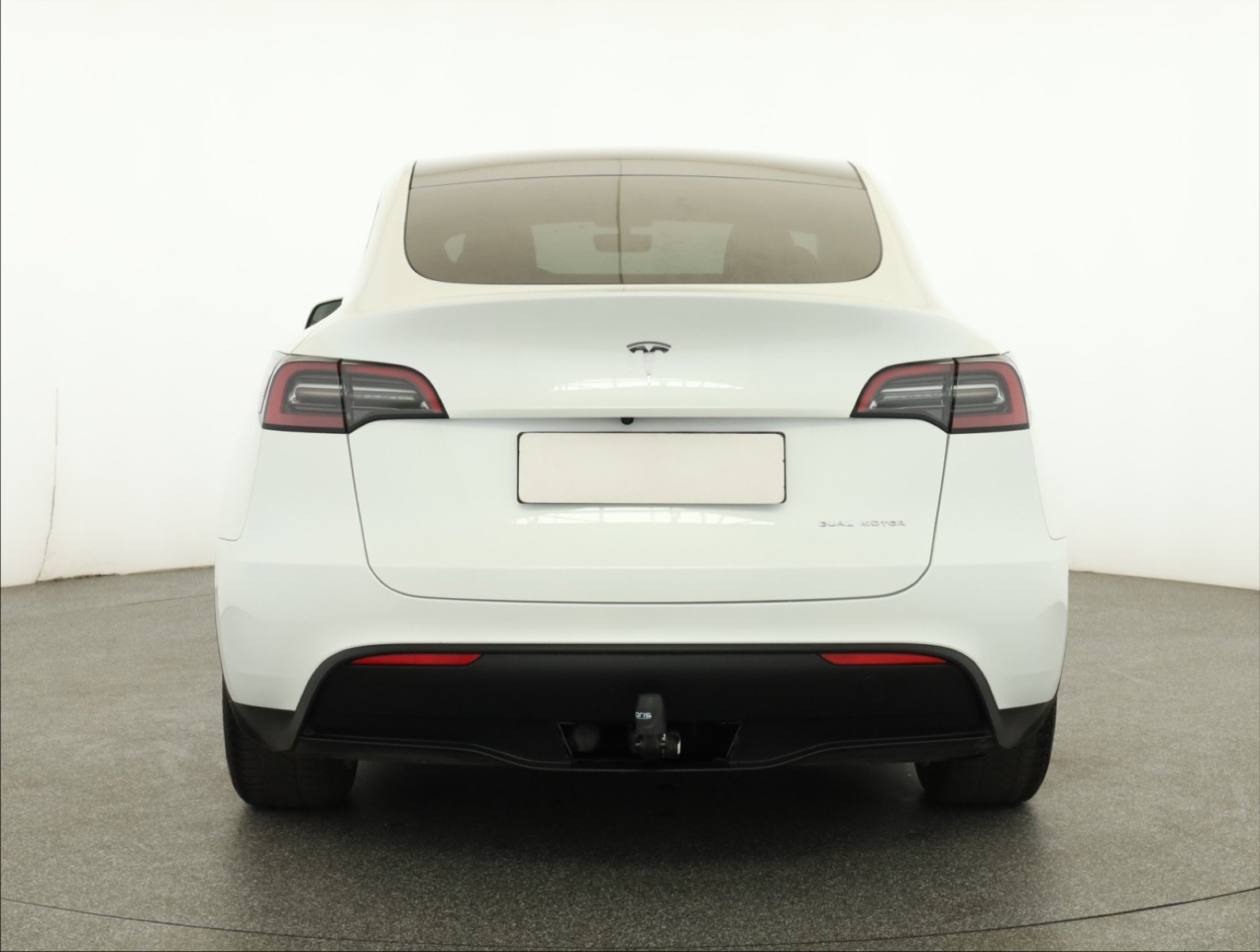 Tesla Model Y - 2024