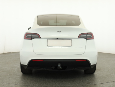 Tesla Model Y - 2024