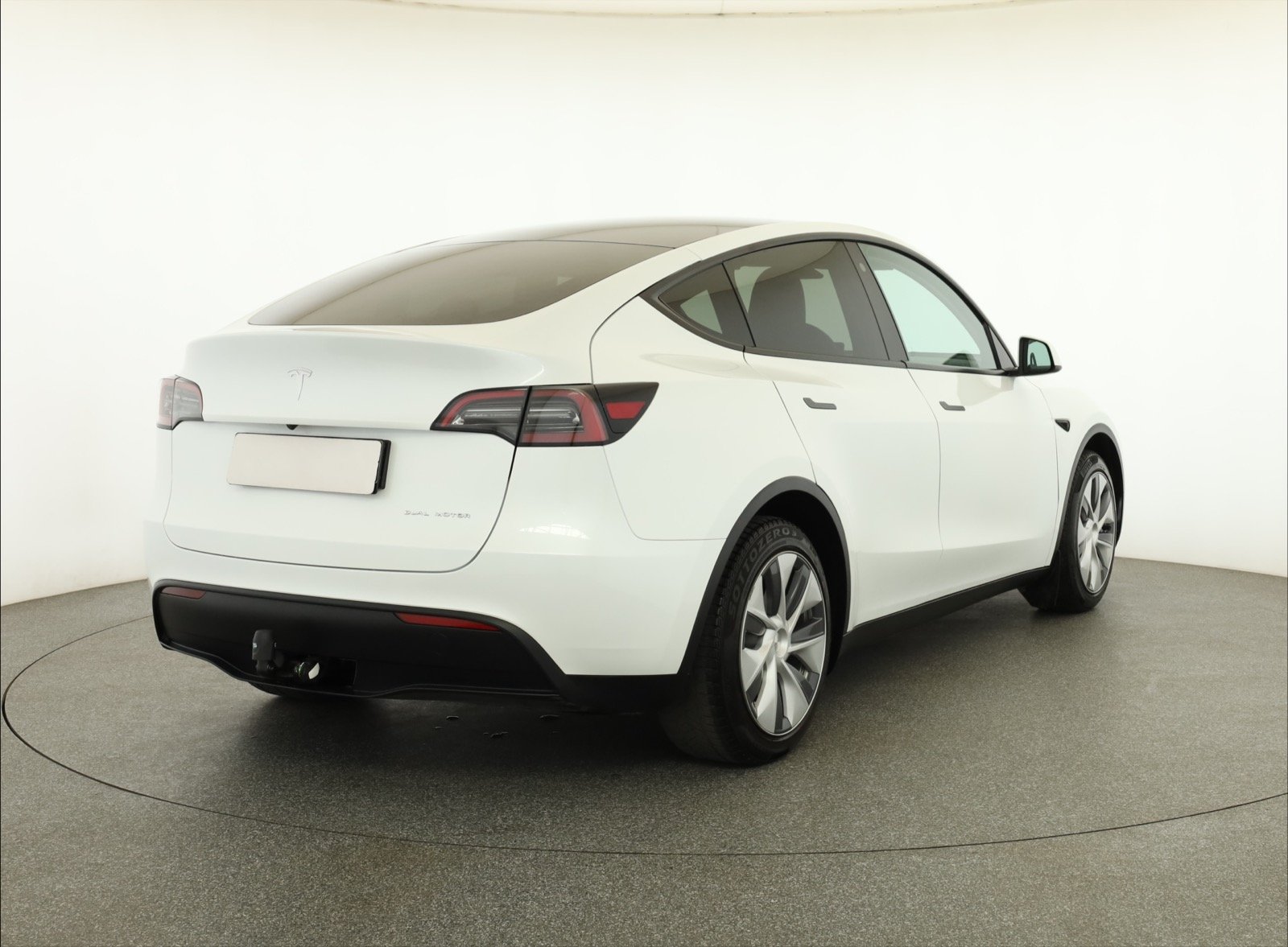 Tesla Model Y - 2024