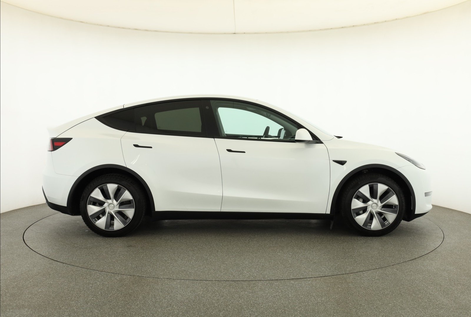 Tesla Model Y - 2024
