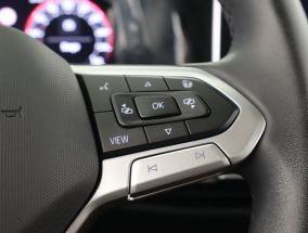 Volkswagen Golf - 2025